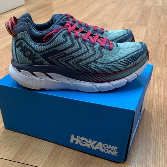 hoka one one women's size 8